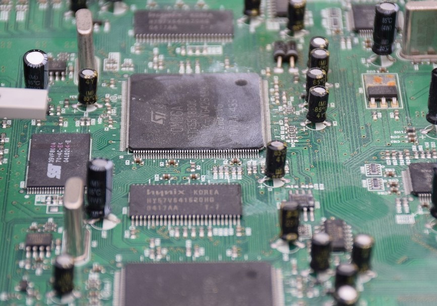 英飛凌代理商告訴你什么情況下需要芯片替代，有什么利與弊呢